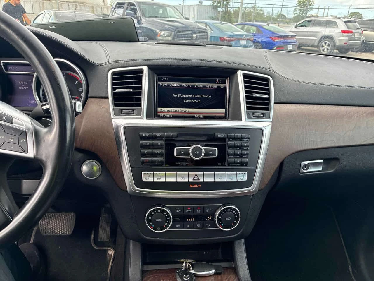 Mercedes-Benz GL * 350 BlueTEC * АВТОКРЕДИТ * ПАНОРАМА * ПОДГРЕВИ *, снимка 10 - Автомобили и джипове - 55193818