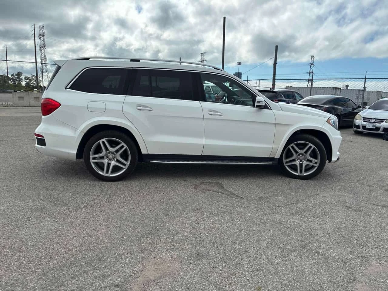 Mercedes-Benz GL * 350 BlueTEC * АВТОКРЕДИТ * ПАНОРАМА * ПОДГРЕВИ *, снимка 4 - Автомобили и джипове - 55193818