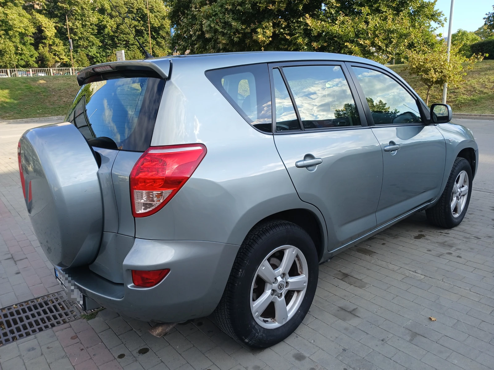 Toyota Rav4 2.0 VVTi, снимка 5 - Автомобили и джипове - 55670140
