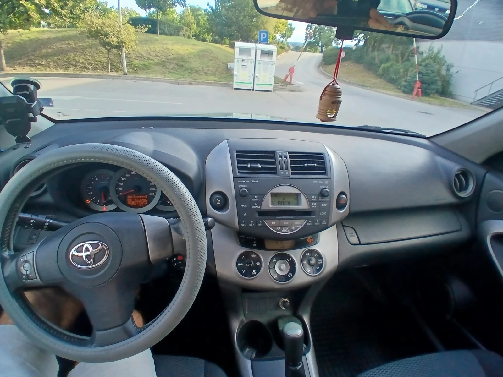 Toyota Rav4 2.0 VVTi, снимка 13 - Автомобили и джипове - 55670140