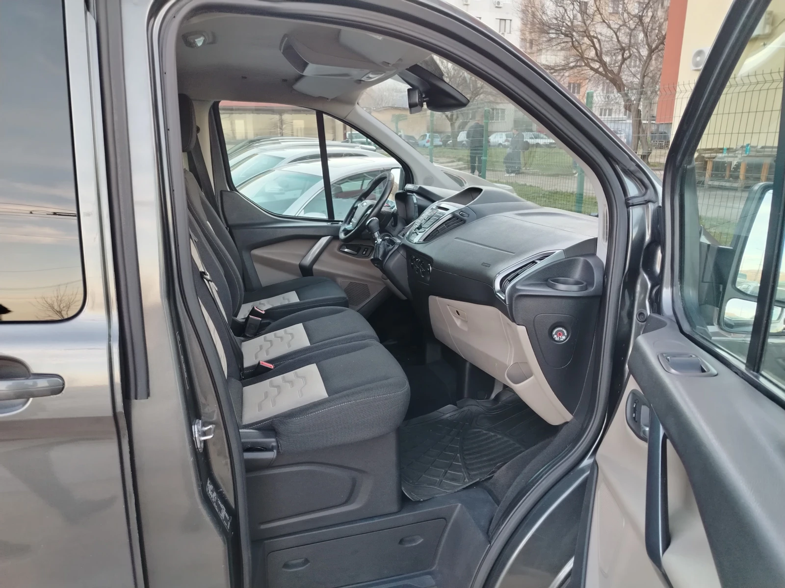 Ford Tourneo 2.0 TDCI TITANIYM NAVI - изображение 9