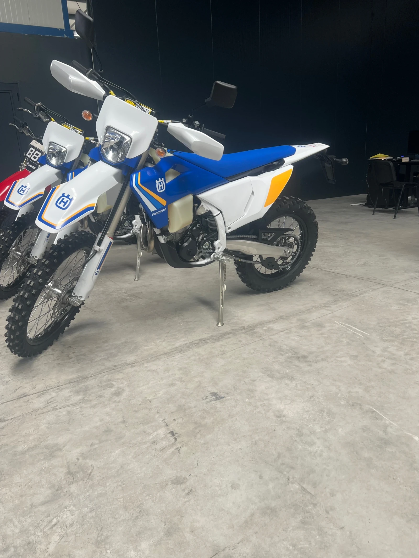 Husqvarna 350 FE 350 Heritage  - изображение 5