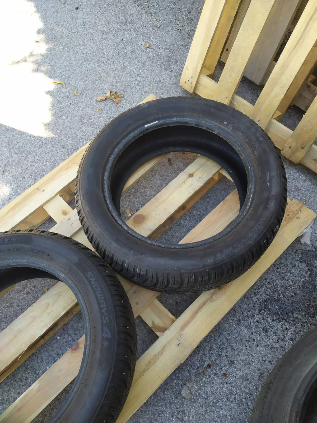 Гуми Зимни 205/55R16, снимка 3 - Гуми и джанти - 56166644