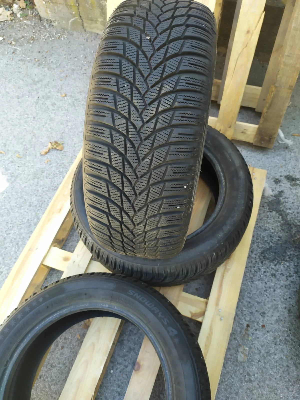 Гуми Зимни 205/55R16, снимка 2 - Гуми и джанти - 56166644