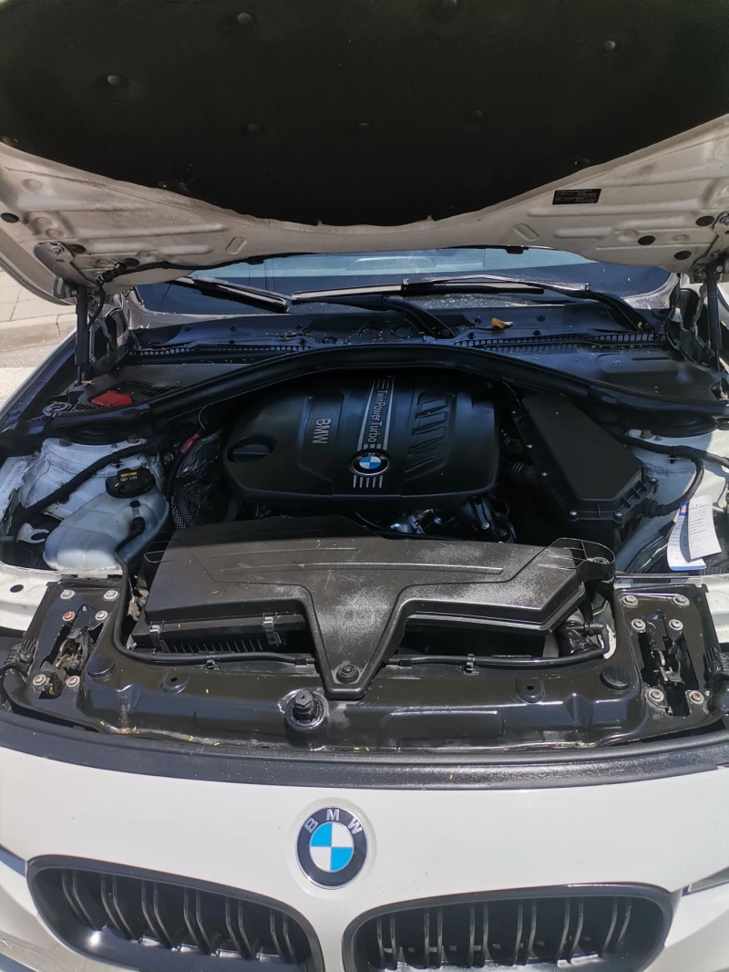 BMW 318 2.0TDI EU5 xDrive Navi Touring, снимка 15 - Автомобили и джипове - 52618517