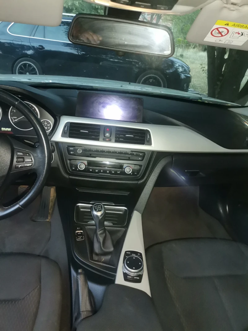 BMW 318 2.0TDI EU5 xDrive Navi Touring, снимка 9 - Автомобили и джипове - 52618517