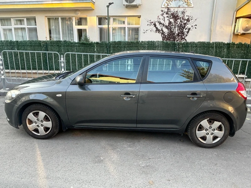 Kia Ceed, снимка 1 - Автомобили и джипове - 48000723