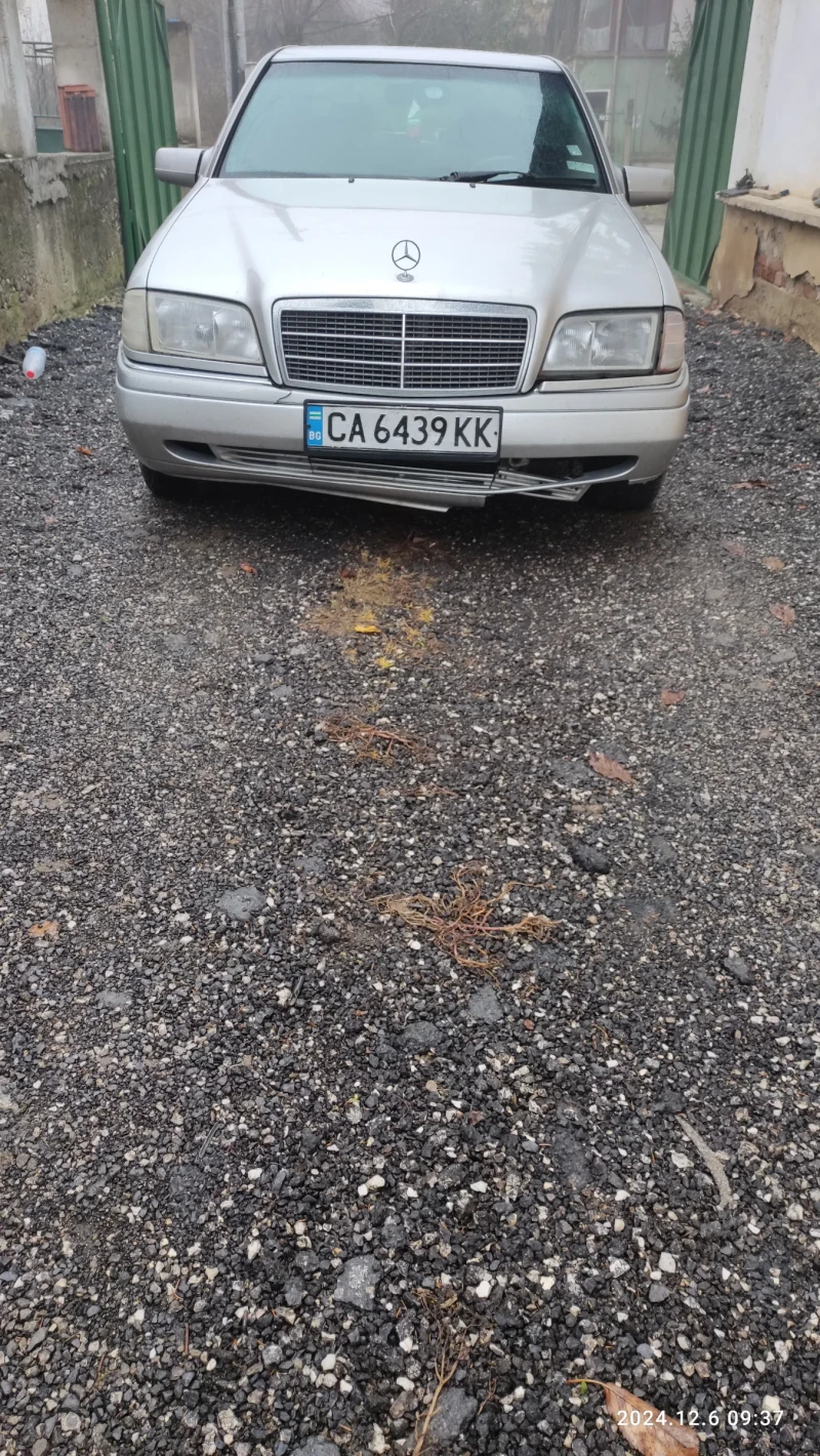 Mercedes-Benz 200, снимка 2 - Автомобили и джипове - 48359585