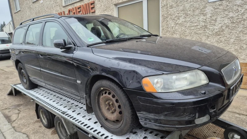 Volvo V70, снимка 7 - Автомобили и джипове - 48505705