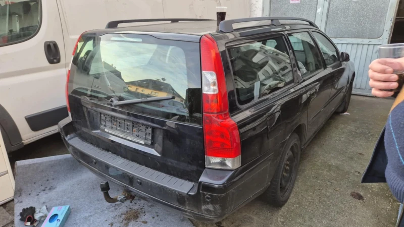 Volvo V70, снимка 2 - Автомобили и джипове - 48505705