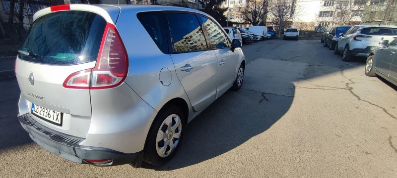 Renault Scenic, снимка 4 - Автомобили и джипове - 48918373