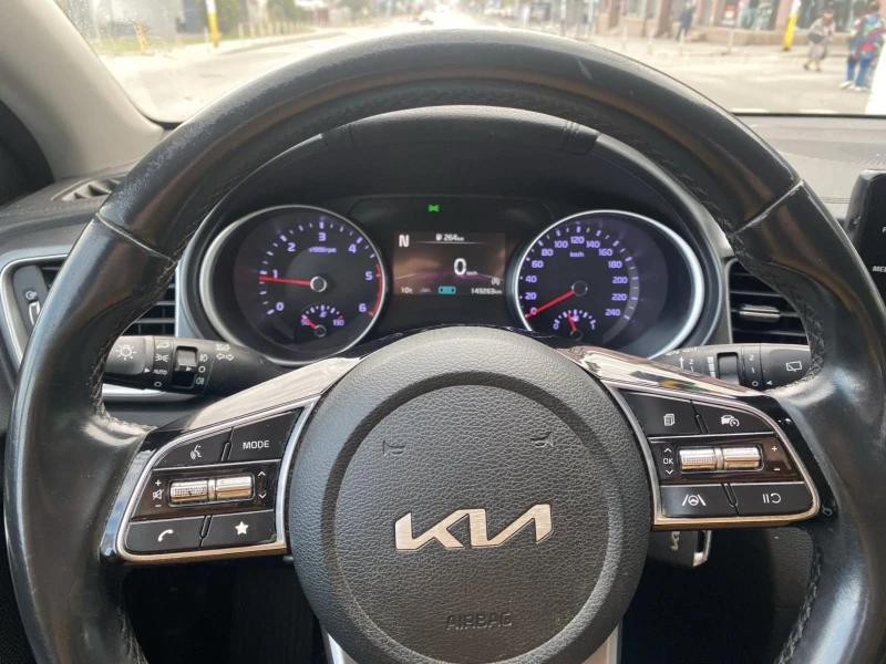 Kia Ceed 1.6 CRDI mild hybrid, снимка 7 - Автомобили и джипове - 52281517