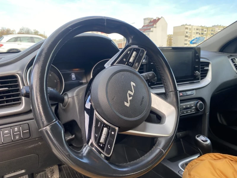 Kia Ceed 1.6 CRDI mild hybrid, снимка 8 - Автомобили и джипове - 52281517