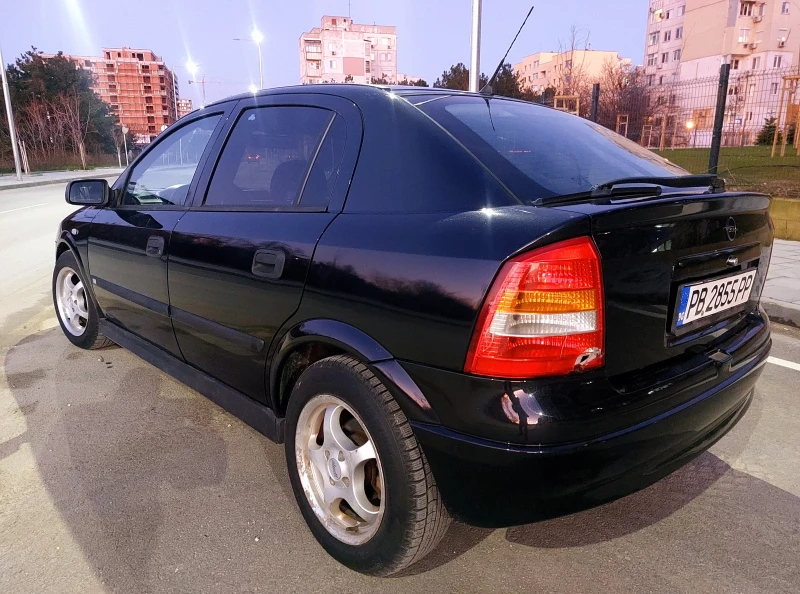 Opel Astra 1.6, снимка 11 - Автомобили и джипове - 52969049