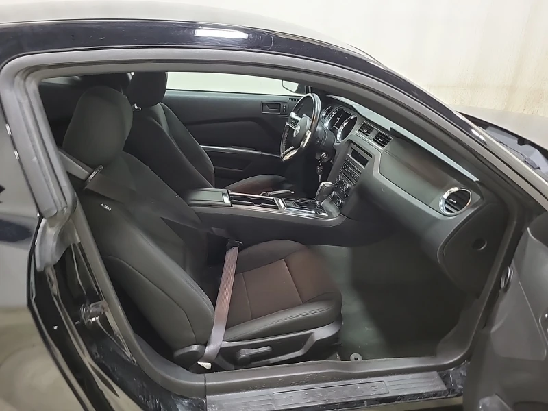 Ford Mustang 3.7 V6 (305кс) | Авто кредит, снимка 13 - Автомобили и джипове - 53478261