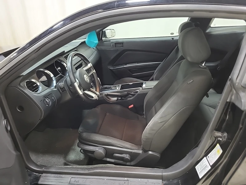 Ford Mustang 3.7 V6 (305кс) | Авто кредит, снимка 7 - Автомобили и джипове - 53478261