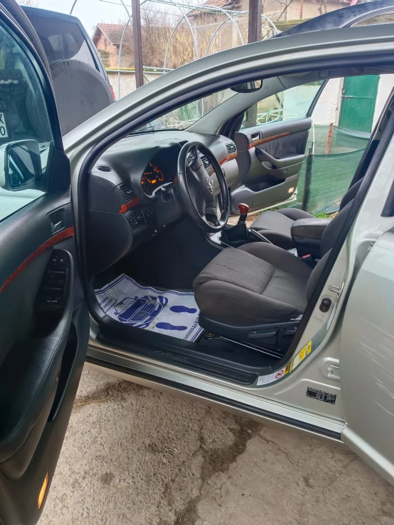 Toyota Avensis, снимка 12 - Автомобили и джипове - 53513931