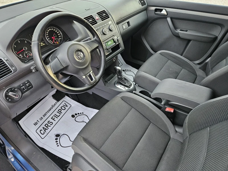 VW Touran 1.6 TDI...DSG ..7 Местен, снимка 11 - Автомобили и джипове - 53565898