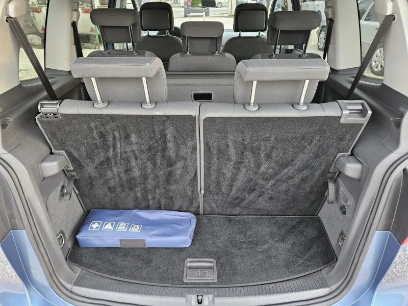 VW Touran 1.6 TDI...DSG ..7 Местен, снимка 14 - Автомобили и джипове - 53565898