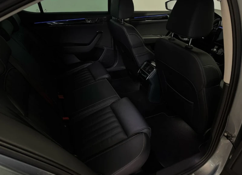 Skoda Superb Седан L&K Pano Matrix - 49499 лв. - 14400142 | Car24.bg