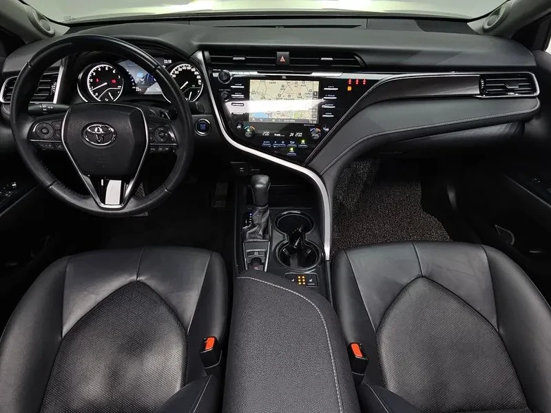 Toyota Camry 2.5 SPORTS EDITION (MONOTONE), снимка 7 - Автомобили и джипове - 55047518
