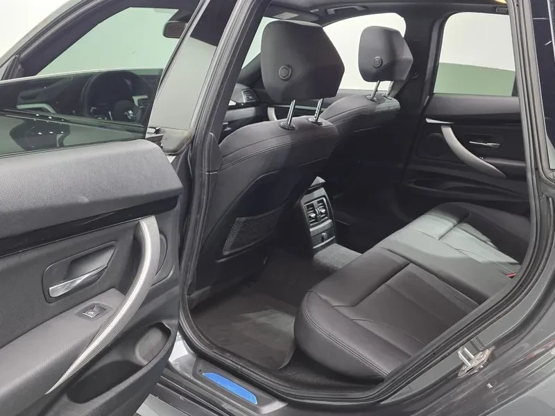 BMW 320 D xDrive M Sports, снимка 12 - Автомобили и джипове - 55144816