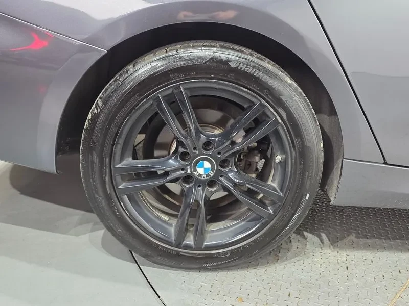 BMW 320 D xDrive M Sports, снимка 5 - Автомобили и джипове - 55144816