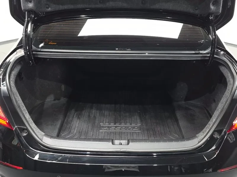 Honda Accord 1.5T Бензин, снимка 13 - Автомобили и джипове - 55477024
