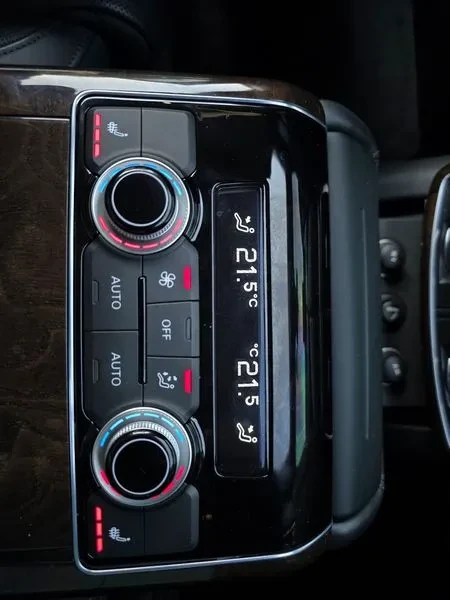 Audi A8 4.2 TDI Quattro - САМО 30% АВАНС, снимка 14 - Автомобили и джипове - 55707672