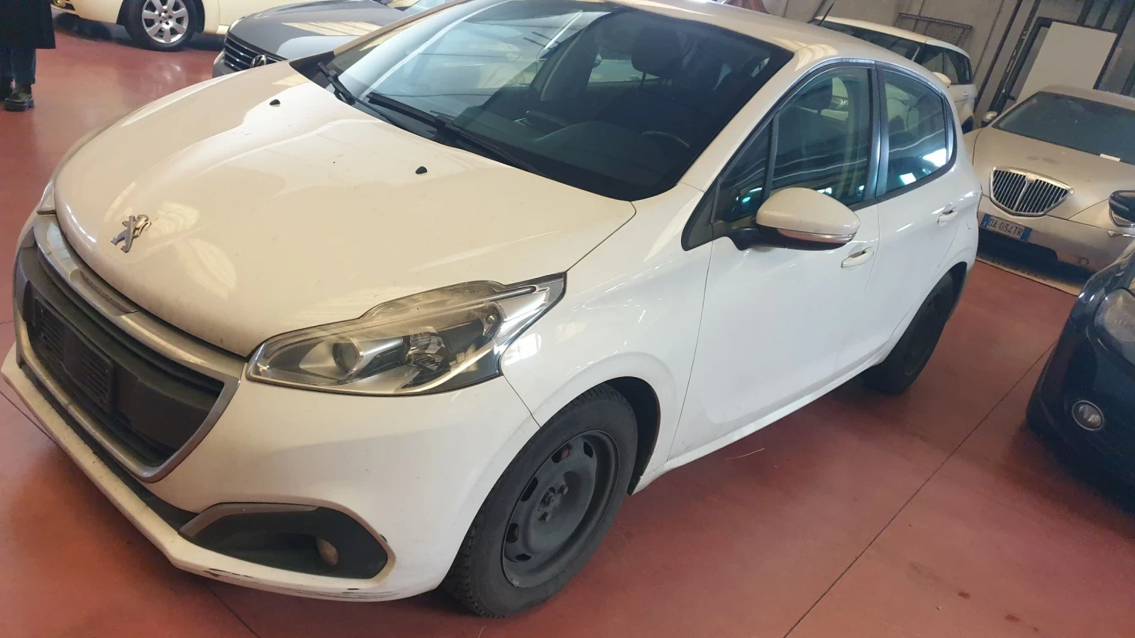 Peugeot 208 1.2 benzin Euro6B нов внос от Италия  - [1] 