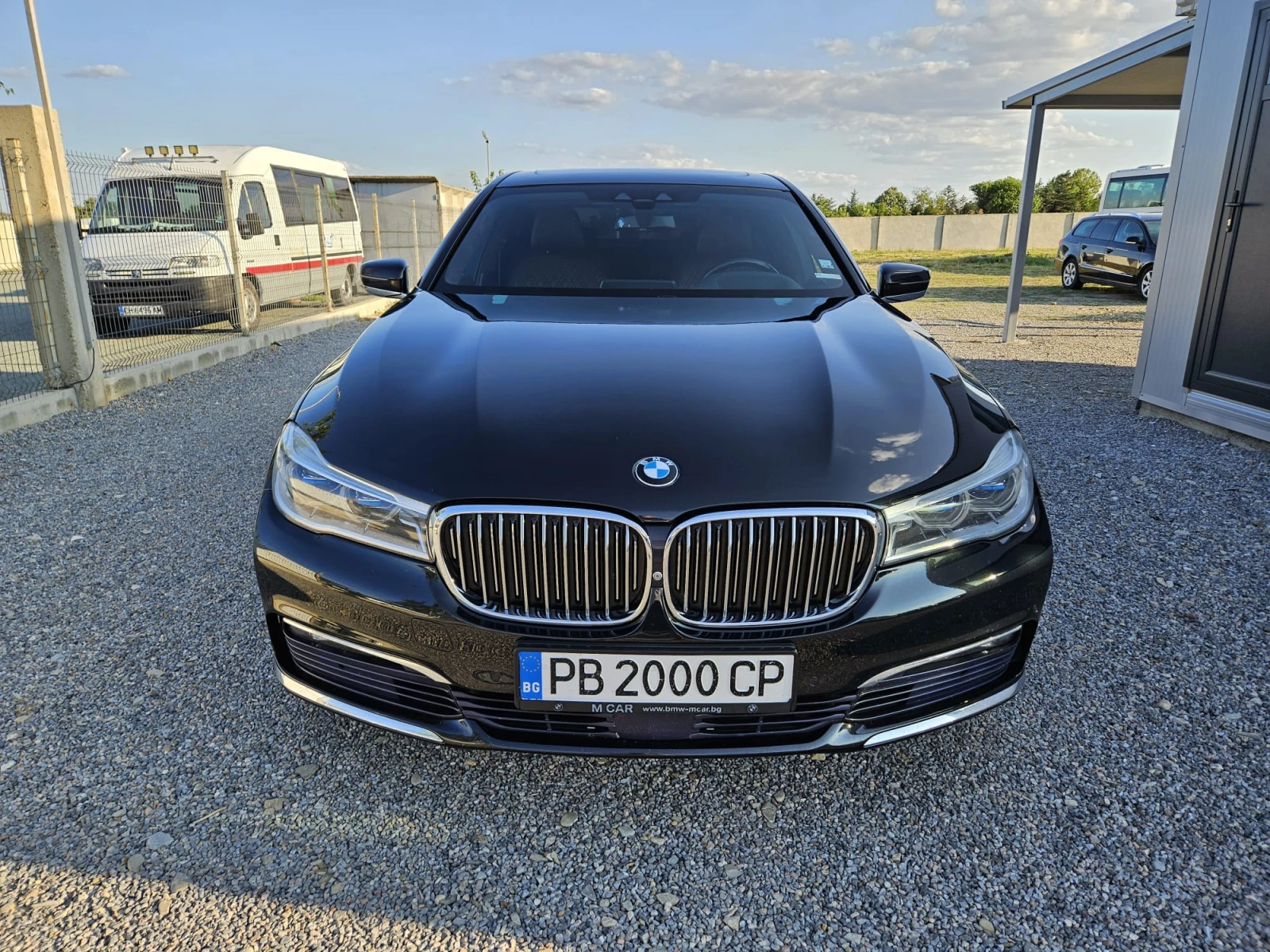 BMW 740 КАТО НОВ - изображение 9