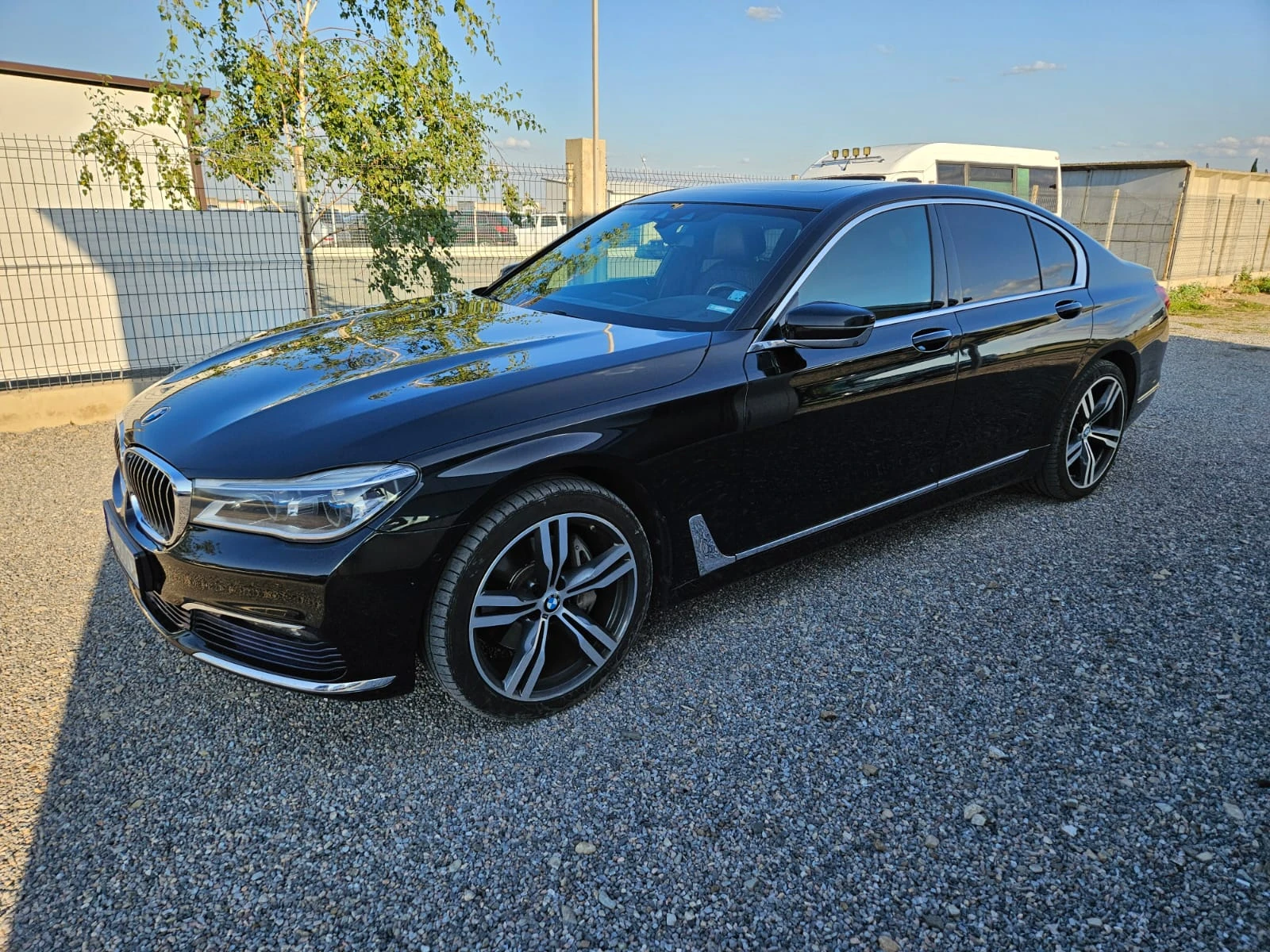 BMW 740 КАТО НОВ - изображение 2