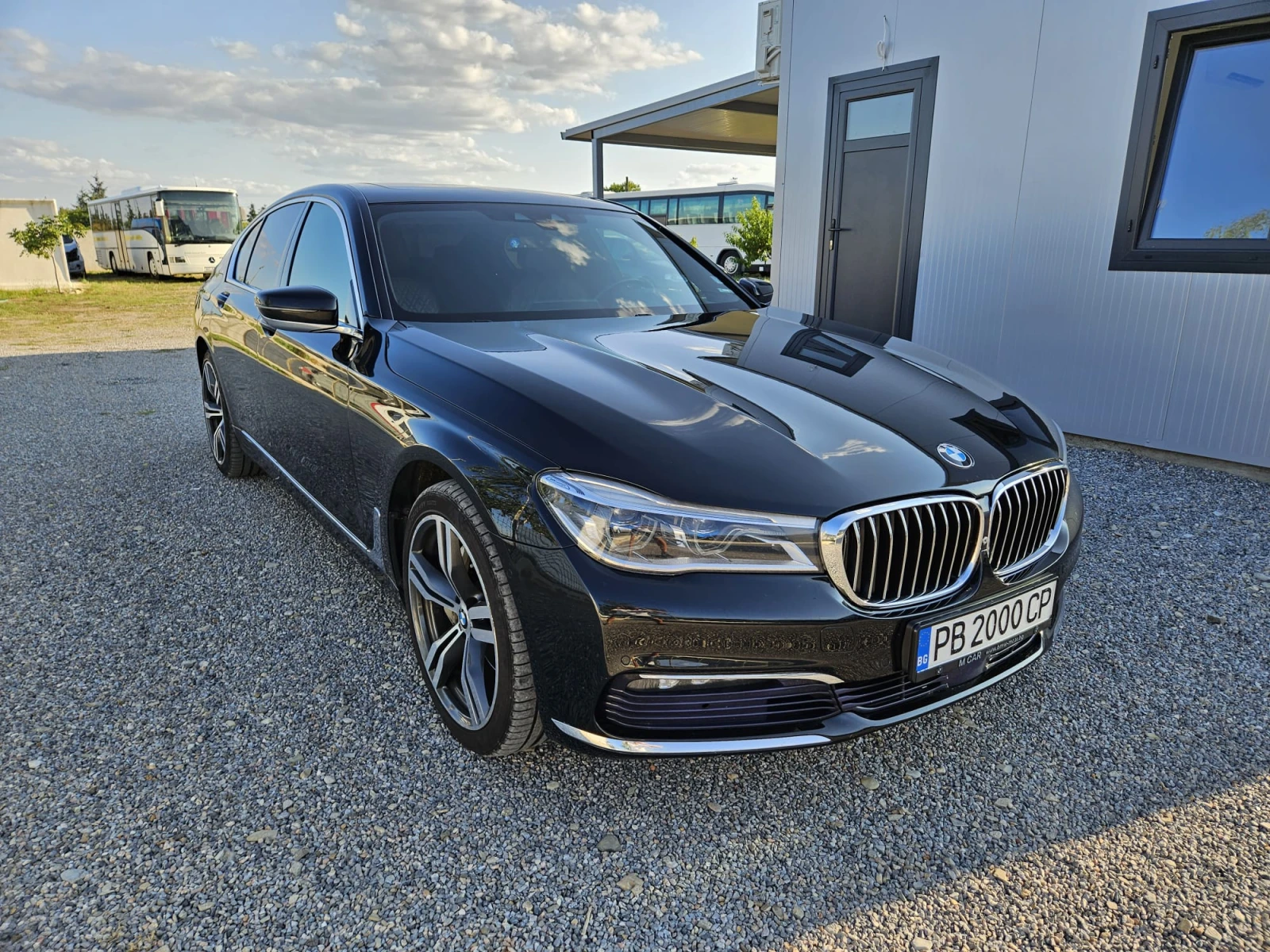 BMW 740 КАТО НОВ - изображение 8