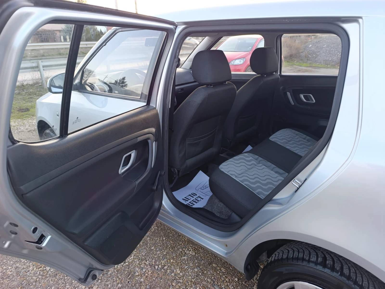 Skoda Fabia 1.2i-60, КС.БЕНЗИН - изображение 10