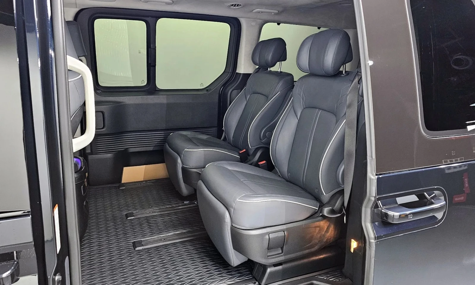 Hyundai Staria L3.5 Lounge 7-Seater Inspiration  | Mobile.bg � ����������� 11