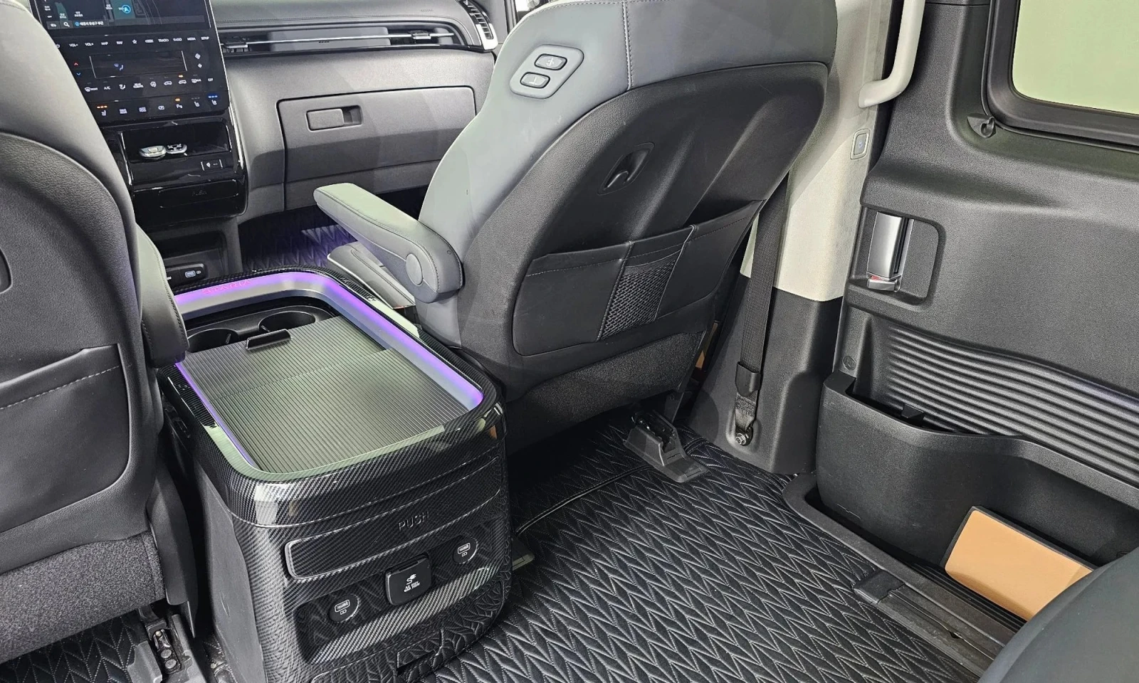 Hyundai Staria L3.5 Lounge 7-Seater Inspiration  | Mobile.bg � ����������� 16