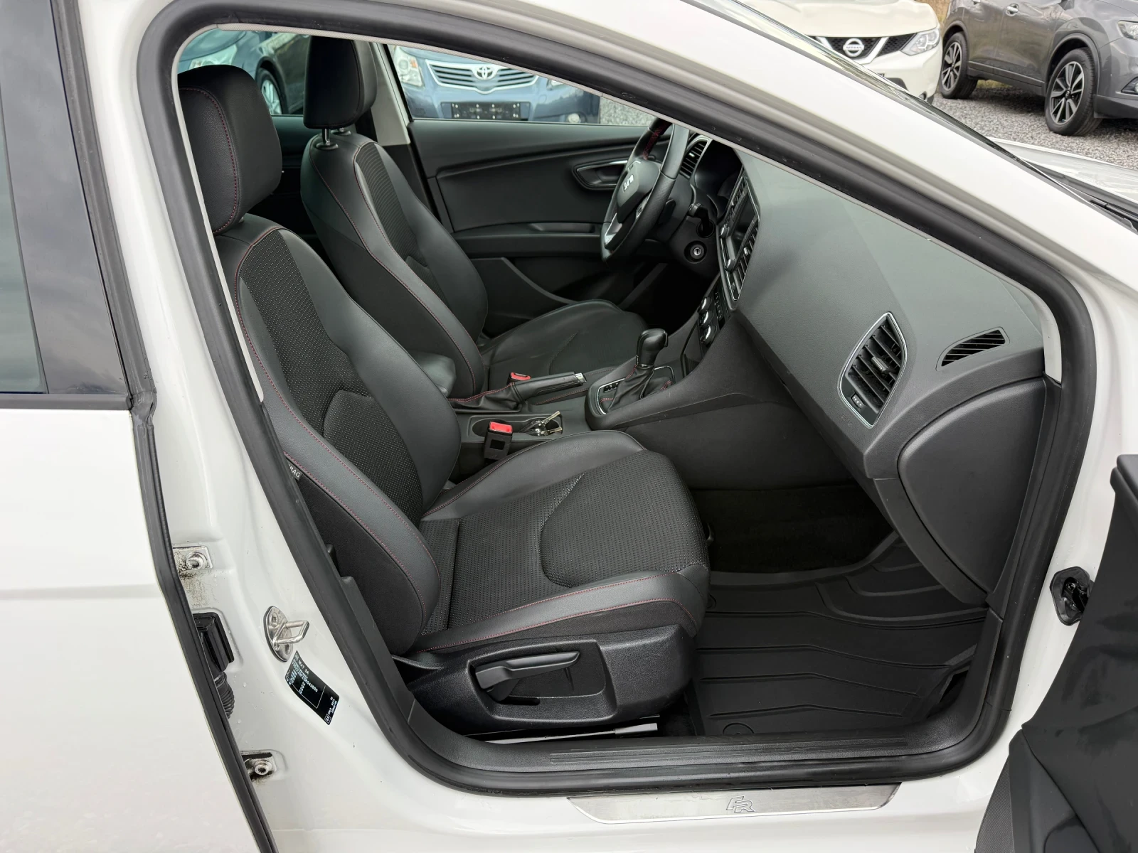 Seat Leon FR 2.0 TDI (150hp) DSG/Navi/Bluetooth/�������/EU6 | Mobile.bg � ����������� 12