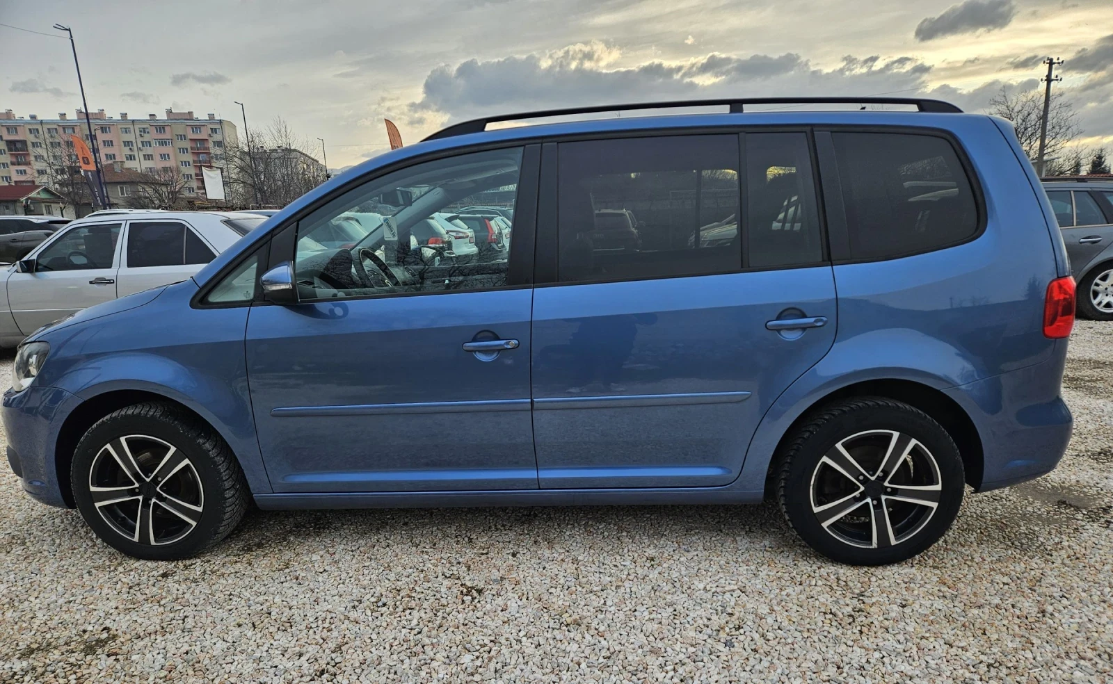 VW Touran 1.6 TDI...DSG ..7 Местен - изображение 8