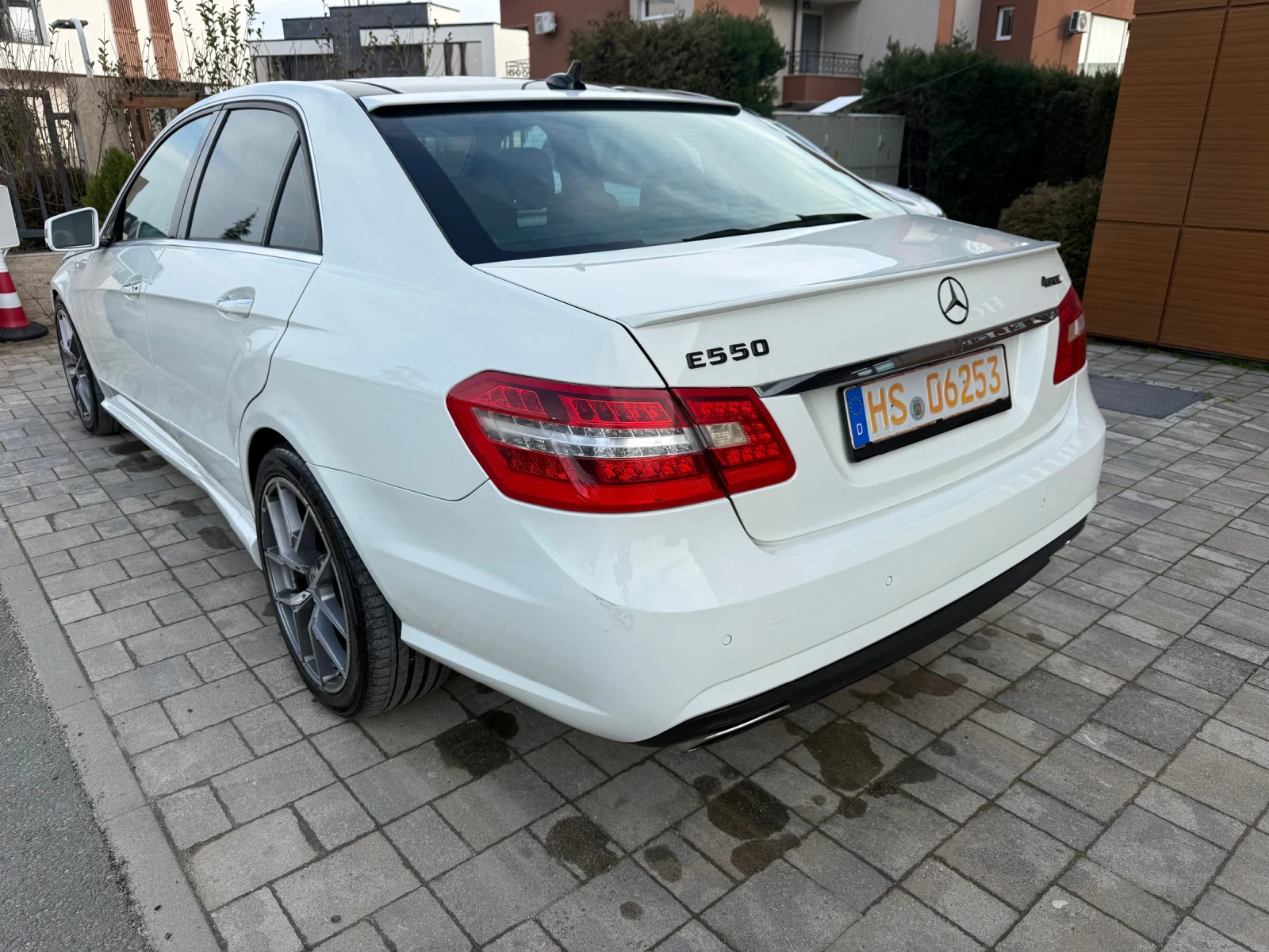Mercedes-Benz E 500, снимка 3 - Автомобили и джипове - 53705033