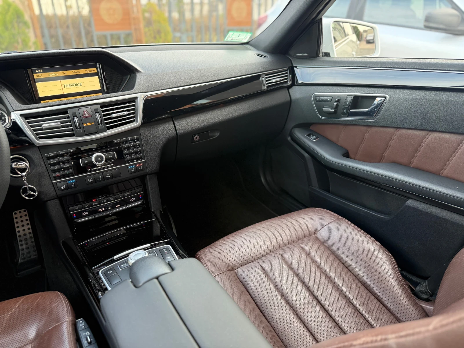 Mercedes-Benz E 500, снимка 8 - Автомобили и джипове - 53705033