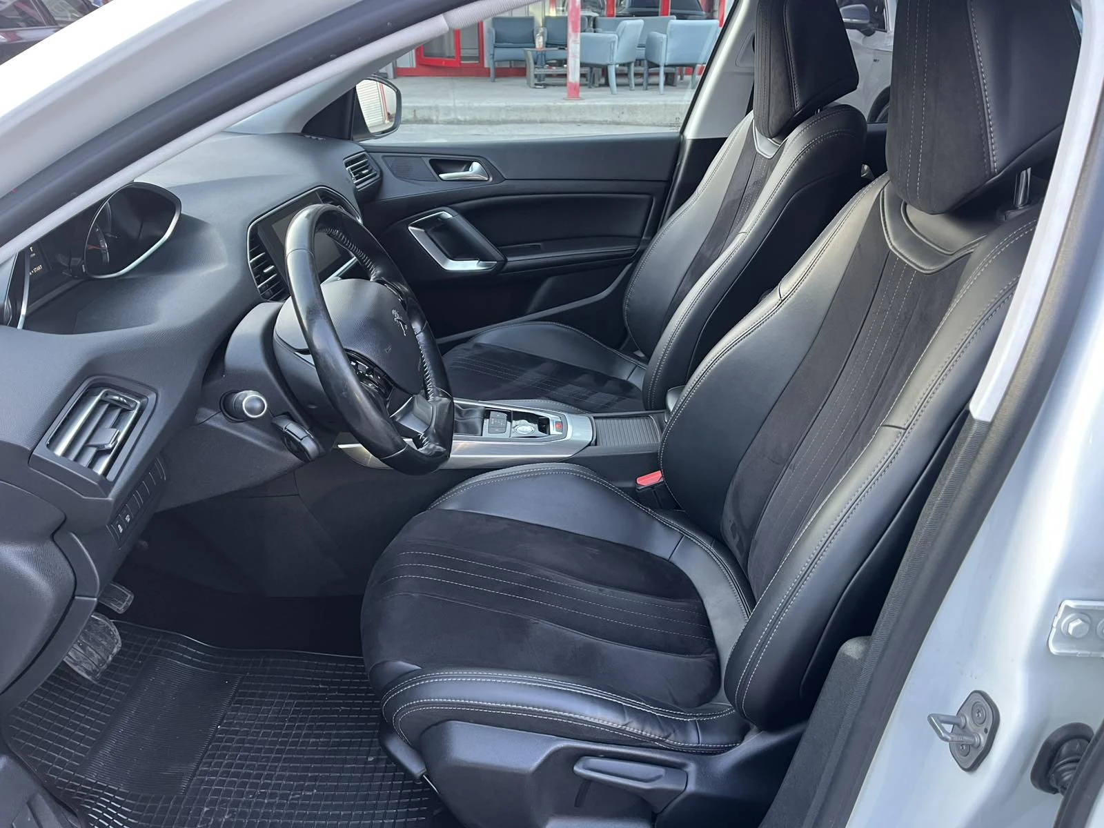 Peugeot 308 1.6 DISEL, снимка 13 - Автомобили и джипове - 53816056