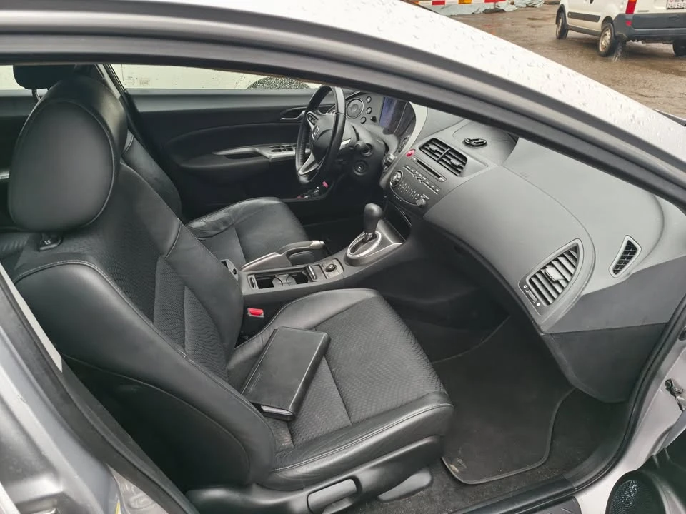 Honda Civic 1.8 i-VTEC Face * 159333km* , снимка 2 - Автомобили и джипове - 54090615