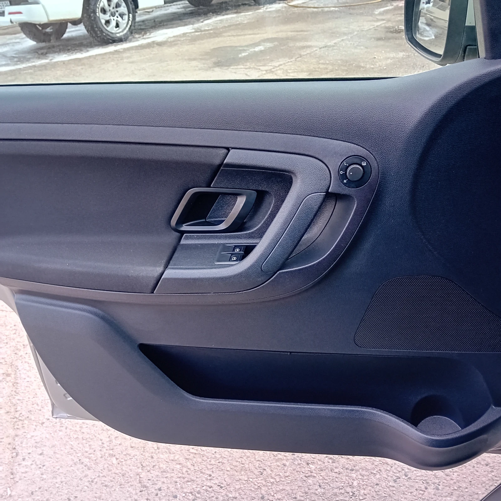 Skoda Fabia 1.6TDI facelift , снимка 9 - Автомобили и джипове - 54237190