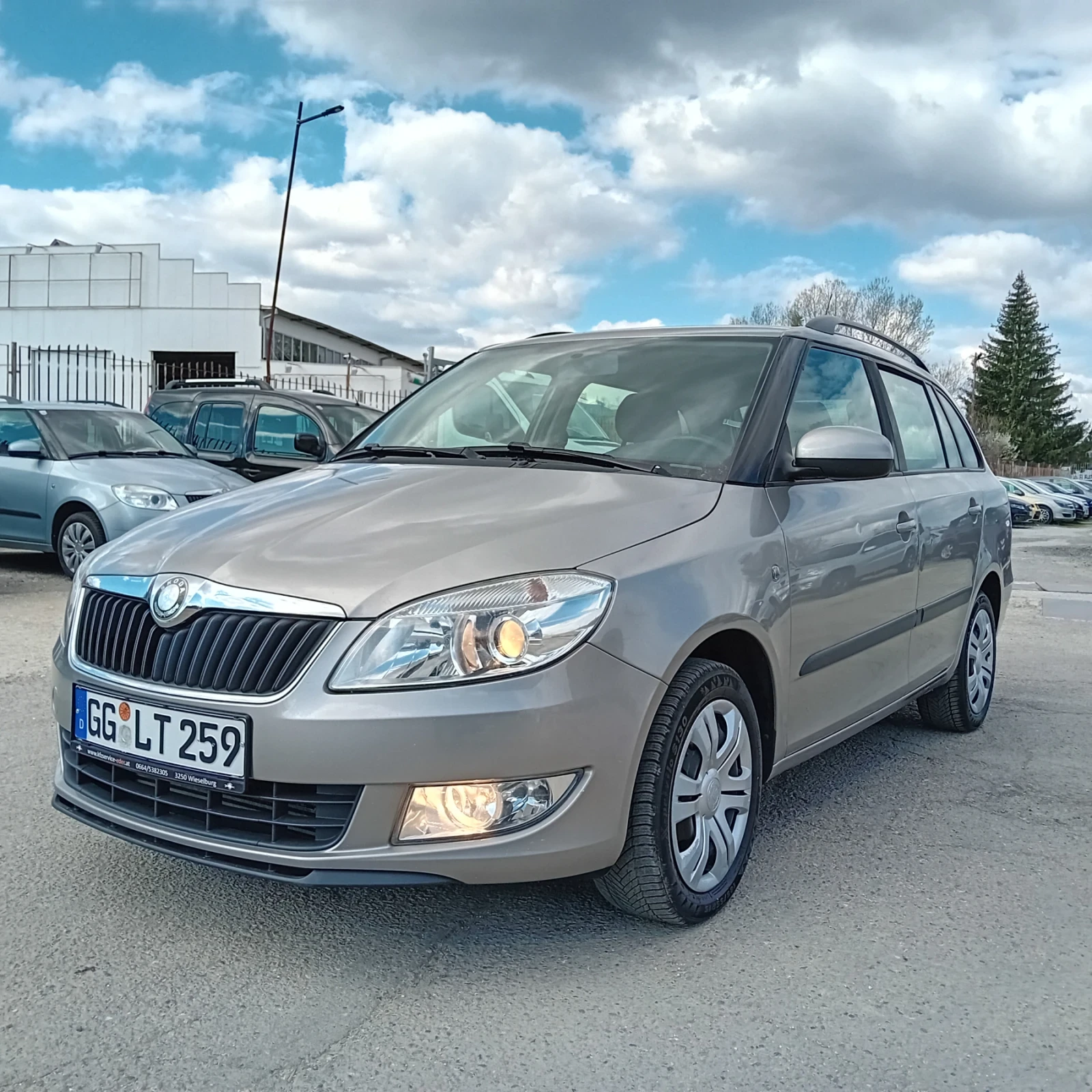 Skoda Fabia 1.6TDI facelift , снимка 3 - Автомобили и джипове - 54237190
