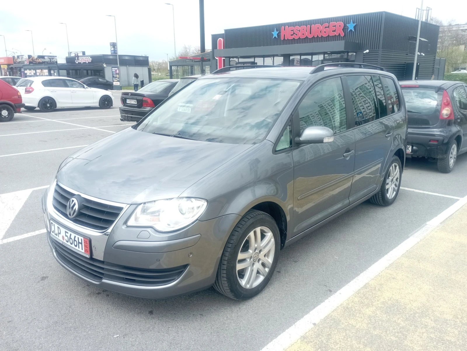 VW Touran 1.6, 102p.s., снимка 2 - Автомобили и джипове - 54247354
