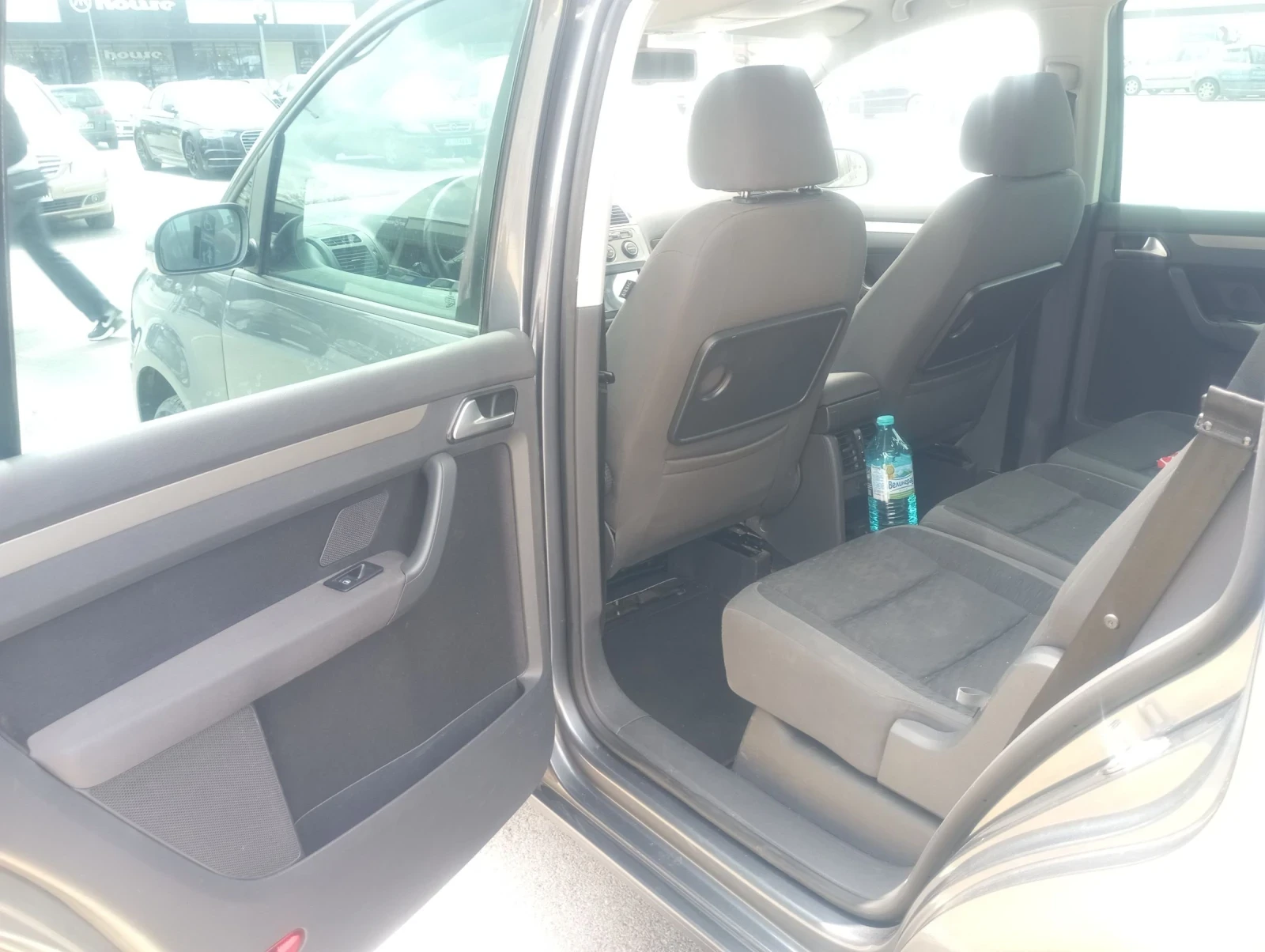 VW Touran 1.6, 102p.s., снимка 9 - Автомобили и джипове - 54247354