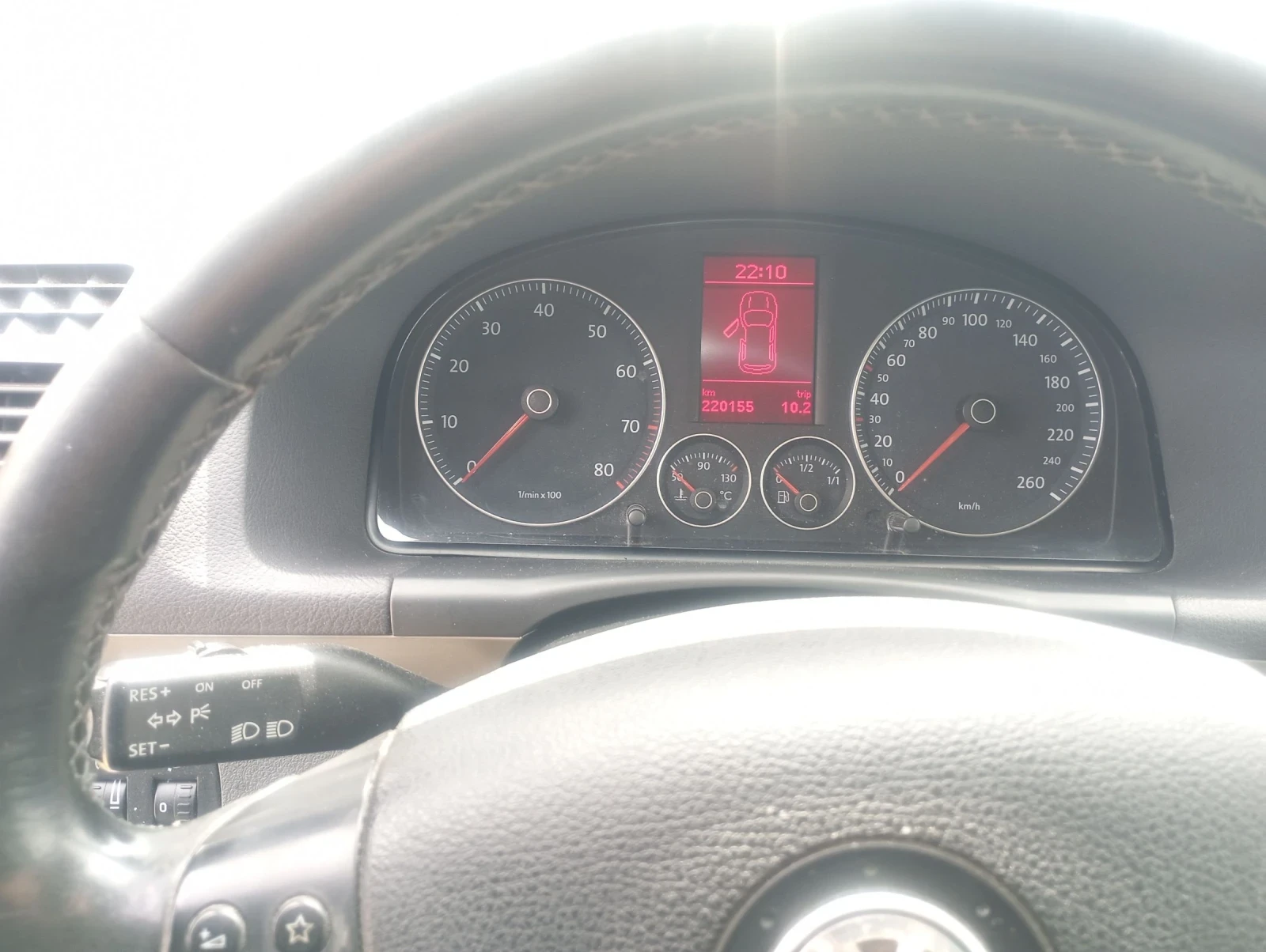 VW Touran 1.6, 102p.s., снимка 7 - Автомобили и джипове - 54247354