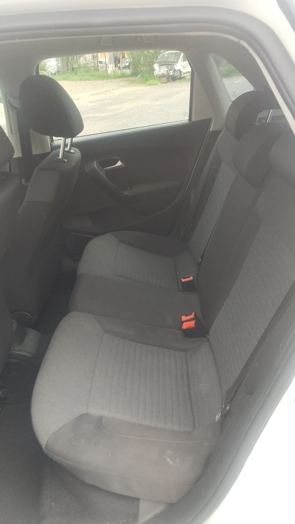 VW Polo 1.4i-avtomat, снимка 9 - Автомобили и джипове - 54598804