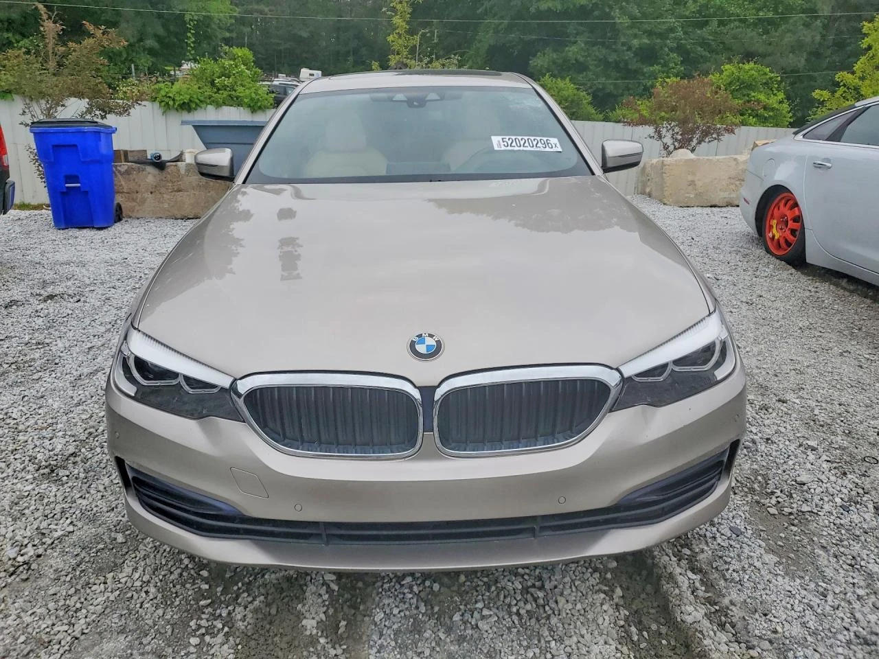 BMW 530E Plug-in Hybrid | PANO | ПОДГРЕВ | БЯЛА КОЖА | CAM , снимка 2 - Автомобили и джипове - 54732885