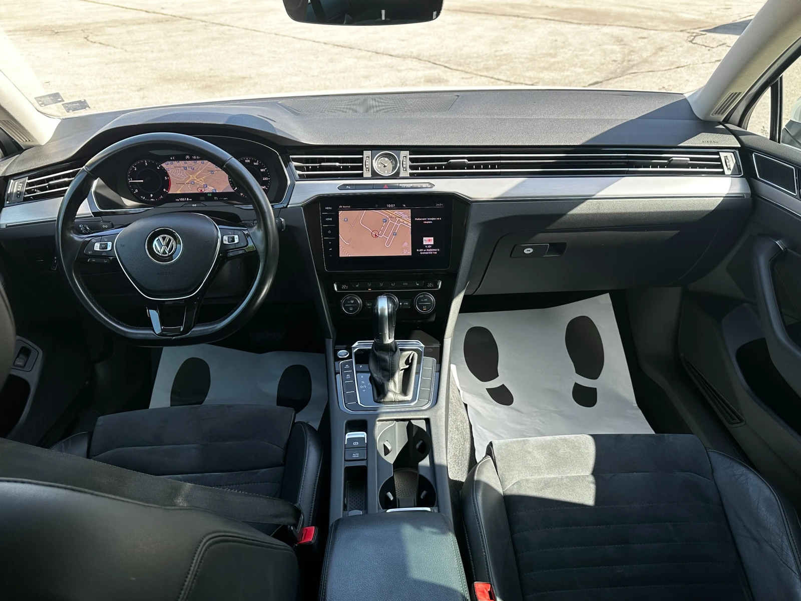 VW Passat 2.0d 239 к.с./R line/ГАРАНЦИЯ, снимка 16 - Автомобили и джипове - 55089318